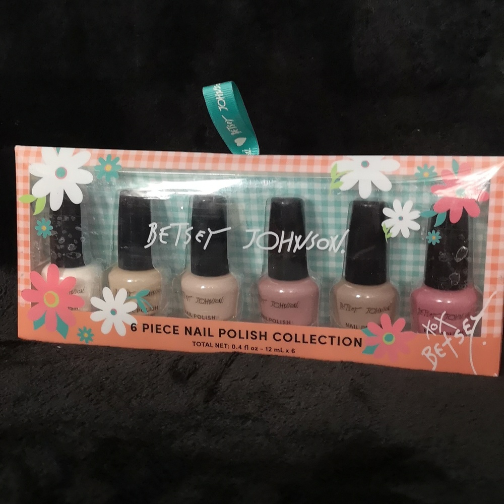 New in Open Package Betsy Johnson 6 Nail Polish Collection White to Pink Hues